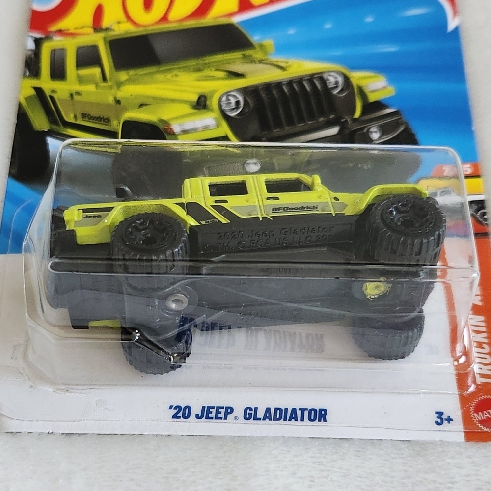 Hot Wheels 2020 Jeep Gladiator, Toy Car, NWT, With 2 Motorcycles In The Bed - Picture 3 of 8